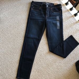 NEW AMERICAN EAGLE SUPER SKINNY TALL JEANS